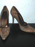 Stuart Weitzman leopard print heels, size 9 US