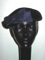 Vintage navy straw hat w/bow