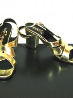 Vintage metallic gold Avantique sandals, size 6 US