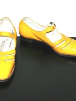 Vintage yellow patent leather Moxees by Belgrade, size 8.5 US