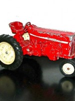 1937 metal International toy tractor