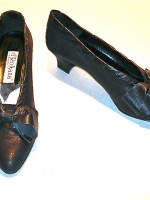 Vintage d’Rossana by Charna black sueded snake pumps w/bow, size 6 US