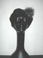 Black velvety cap w/feather plume accent