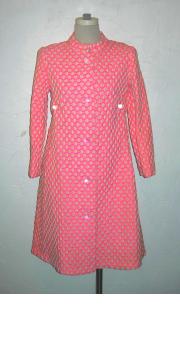 Pink/white/yellow coat by Mod&egrave;le Guy Laroche Paris, diffus&eacute; par Maria Carine