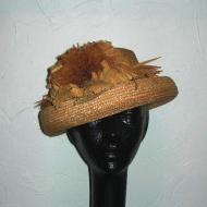Vintage straw hat w/straw flowers
