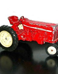 Toy tractor