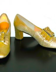 Vintage Dayne Taylor gold shoes w/square buckle, size 8.5