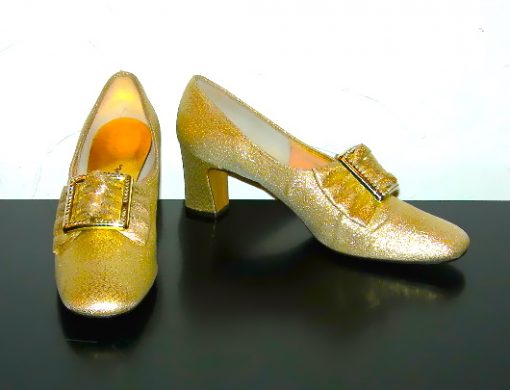 Vintage Dayne Taylor gold shoes w/square buckle, size 8.5