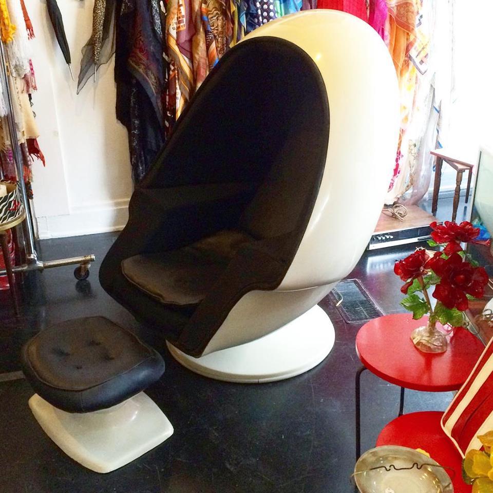 1970 Lee West Egg Chair Ottoman With Working Speaker Soundsystem
